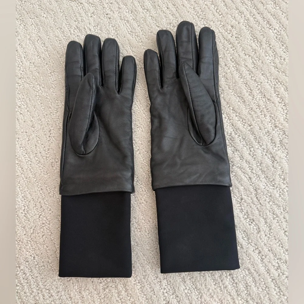 Canada Goose Leather Gloves 6013L $195 women’s small